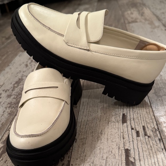 Quince Cream Loafers - Picture 2 of 8